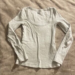 Women's Light Gray Long Sleeve Top